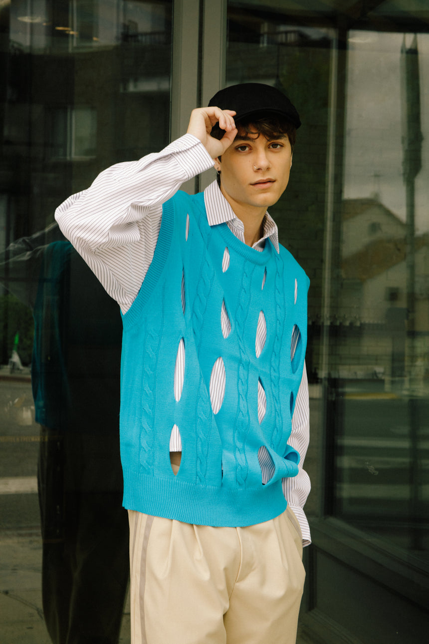 Punching Detailed Cable Knit Vest