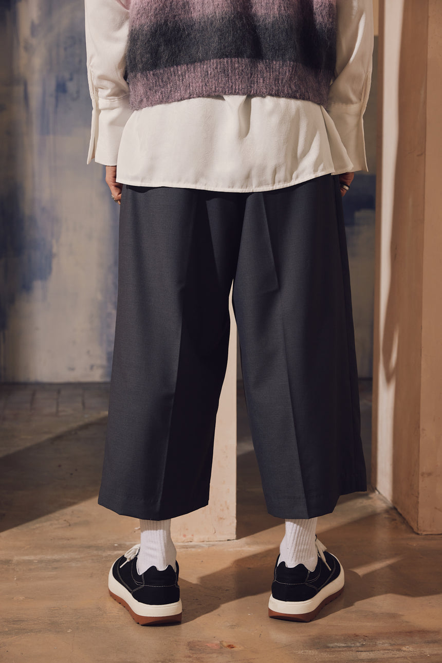 Pleated Wide Leg Crop Trousers