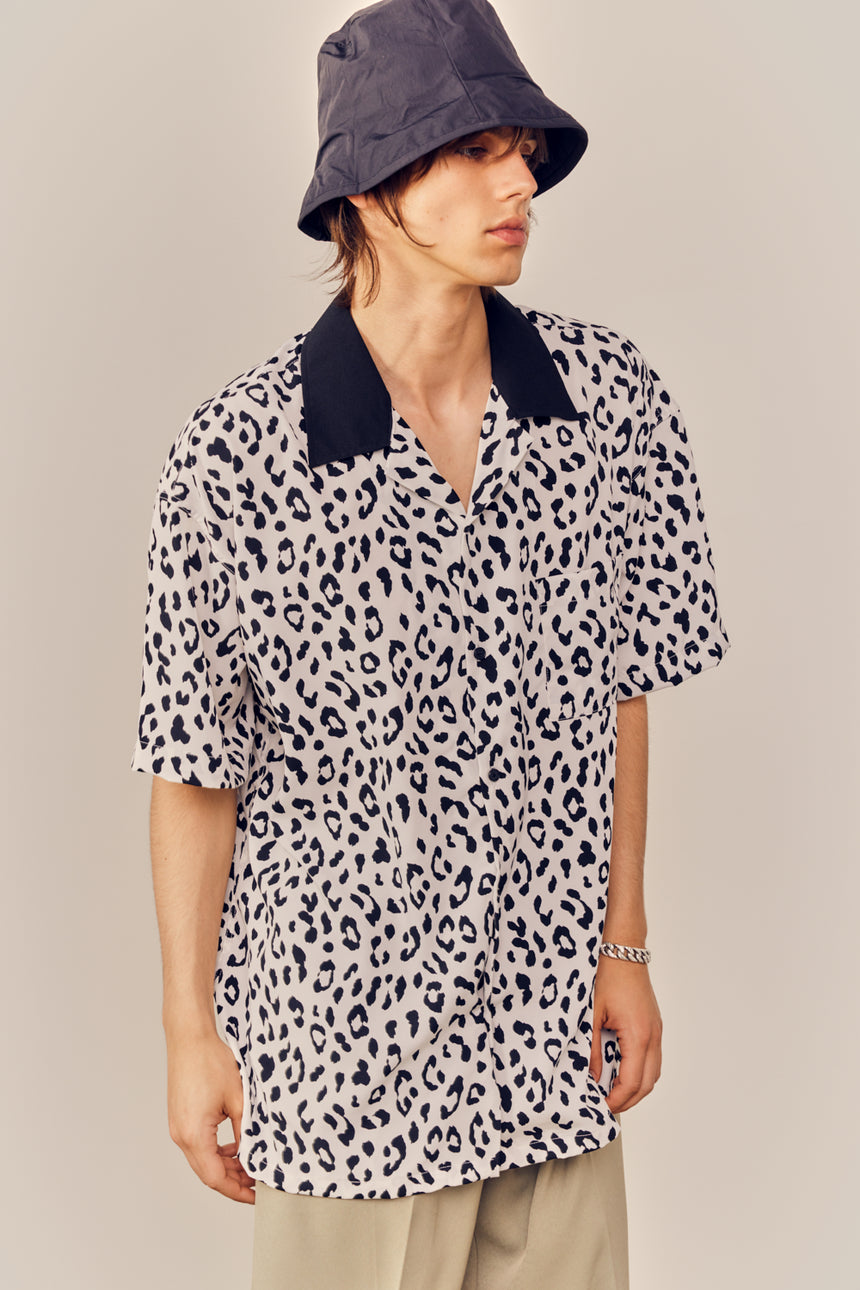 Leopard Collar Contrast Oversized Shirt